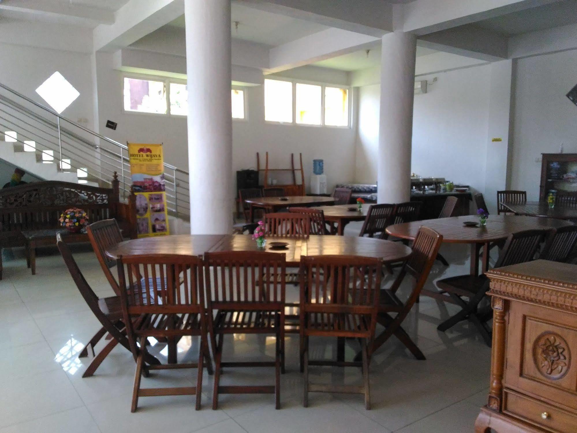 Oyo 586 Hotel Wijaya Kalasan Exteriör bild